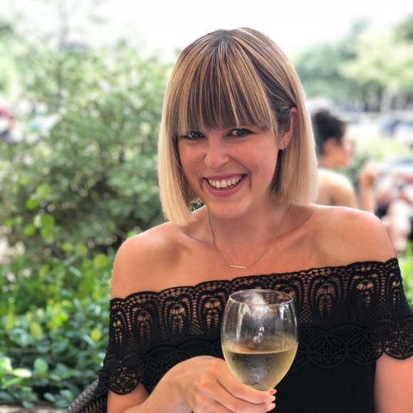 Meet your Posher, Elizabeth - Picture 2 of 8